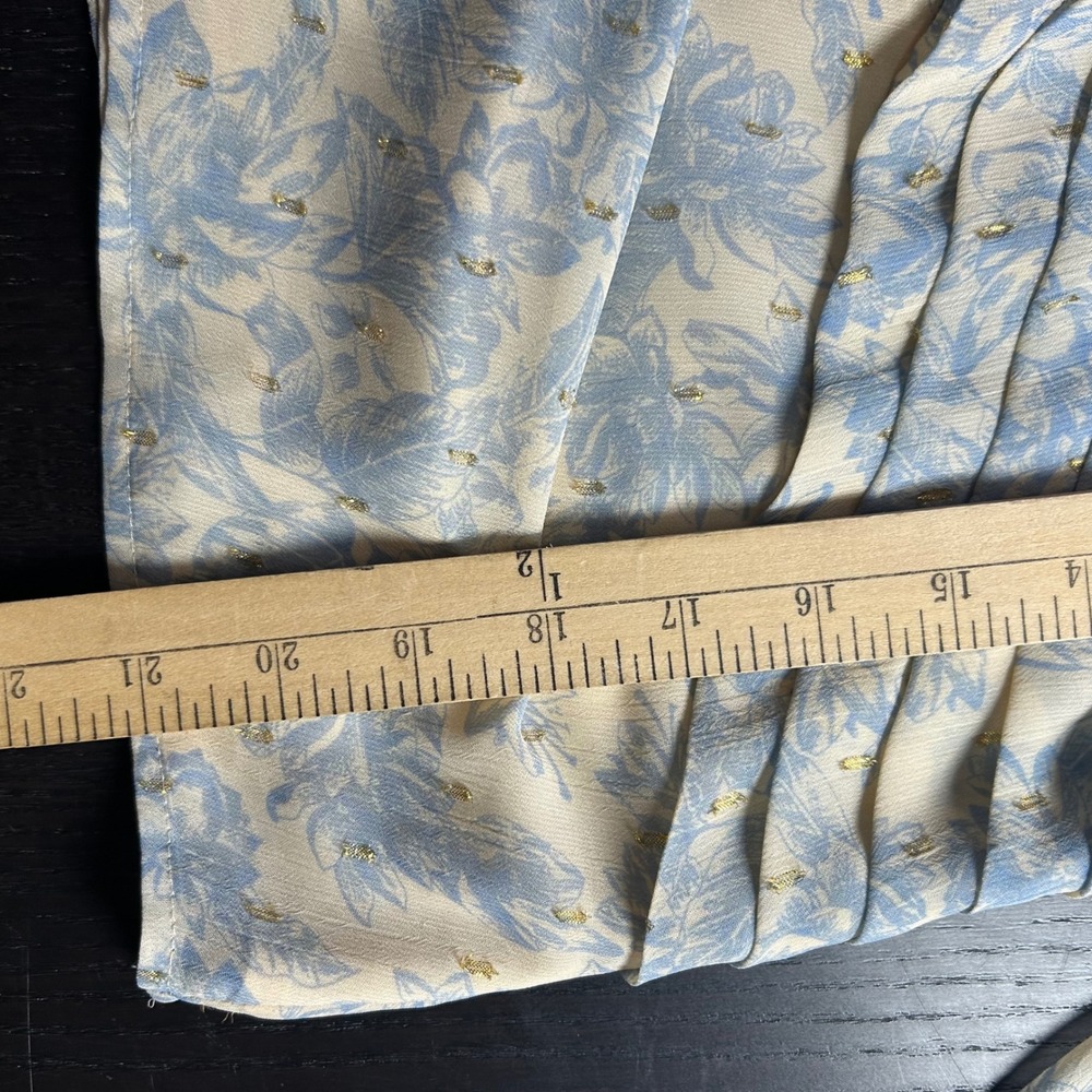 Express Womens Medium Blue Cream Floral Metallic Pleated Balloon Sleeve Blouse M - Picture 6 of 7